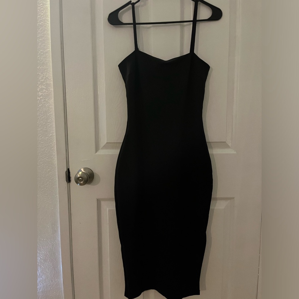 Lulus- Paulina Black Bodycon Midi Dress. Women’s small